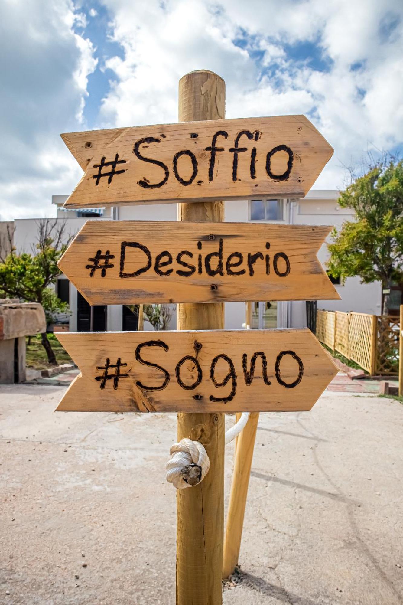 Hotel Il Soffione à Castelsardo Extérieur photo